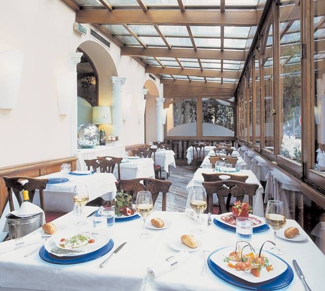 แอมบาสซาเดอร์-โมนาโค Hotel มอนติคาร์โล ร้านอาหาร รูปภาพ